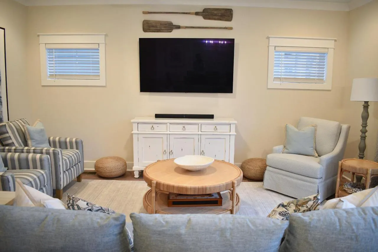New! Heated Pool, Beach House, Elevator, Walk To The Beach! Hilton Head Island