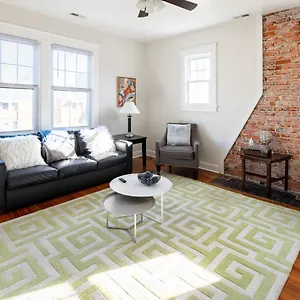  Apartment Contemporary 3-bedroom With Balcony In Rva United States